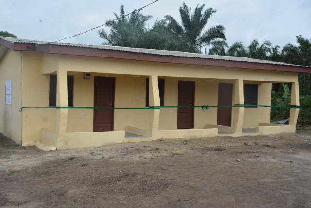 Iduapriem employees construct staff bungalow for local school