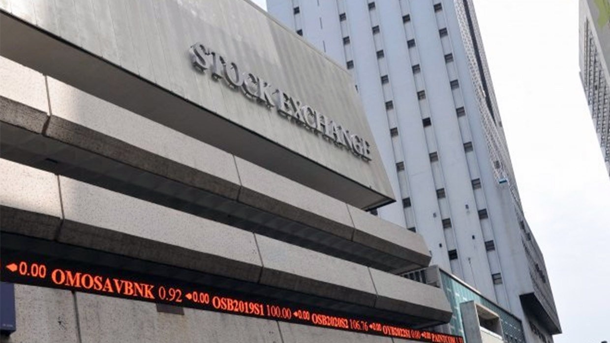 Stock Exchange reopens on downward trend