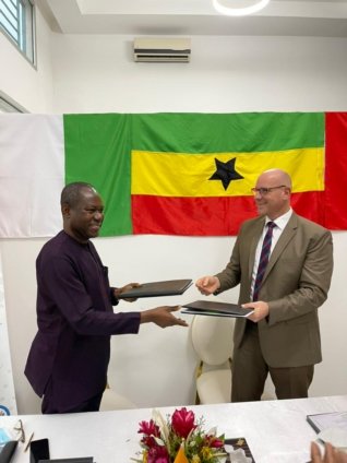 COCOBOD signs agreement with Swiss chocolate giant to process more Ghanaian cocoa