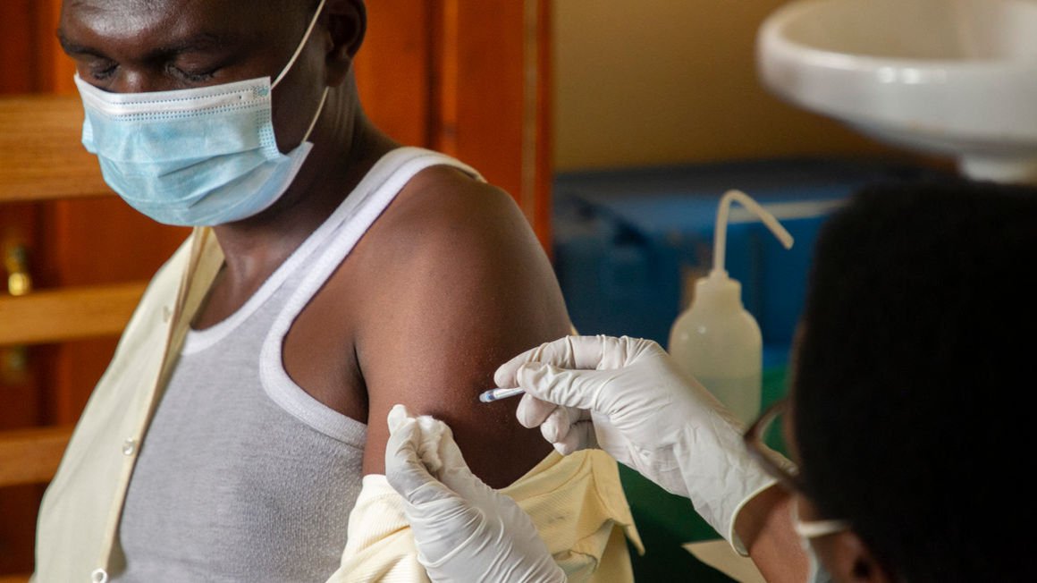 Rwanda launches door-to-door Covid-19 vaccination for vulnerable groups
