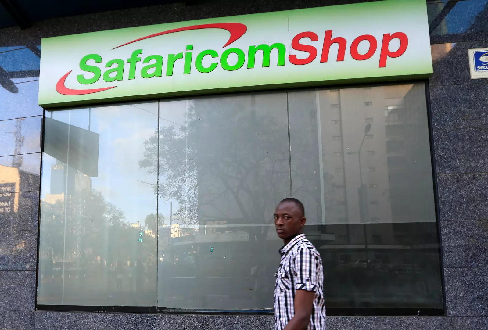 Safaricom offers $288 mln smart metre system to cut Kenya Power losses