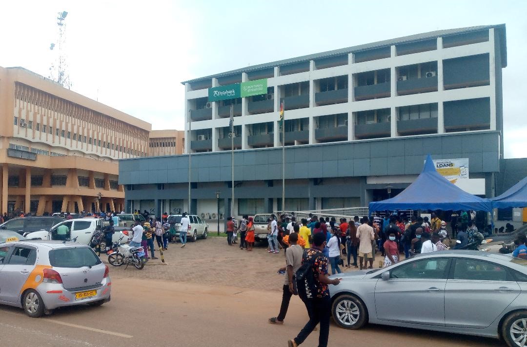 Expectant job seekers crowd Sunyani GCB premises for recruitment forms