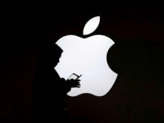 Apple becomes first firm to hit $3tn market value